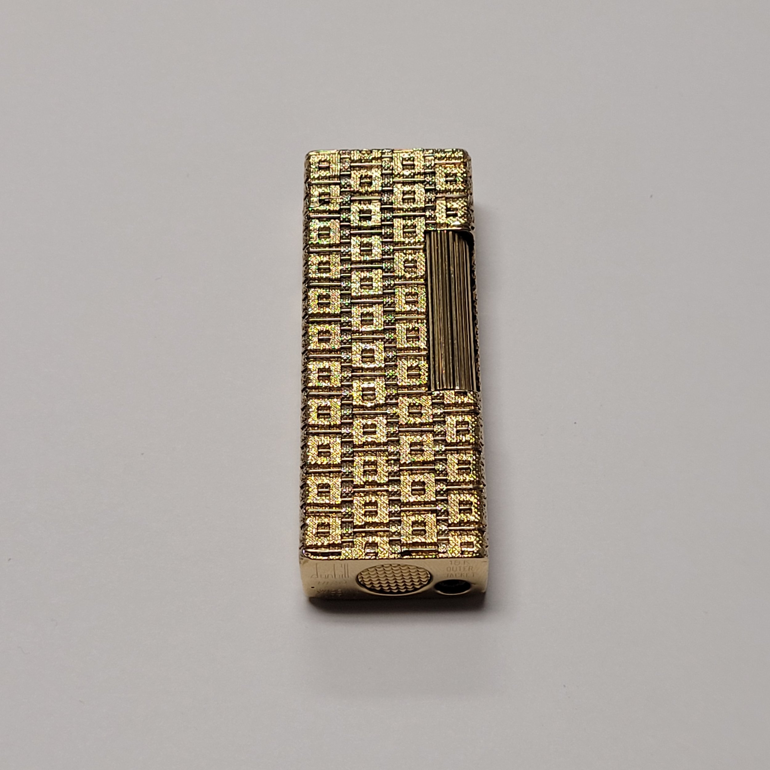 Alfred Dunhill Rollagas 18K Gold Outer Jacket Basket Weave — Elegant Lighters :: Selling & repairing high-end and vintage lighters since 1957! – S.T. Alfred Dunhill Rollagas 18K Gold Outer Jacket Basket Weave — Elegant Lighters :: Selling & repairing high-end and vintage lighters since 1957! – S.T.